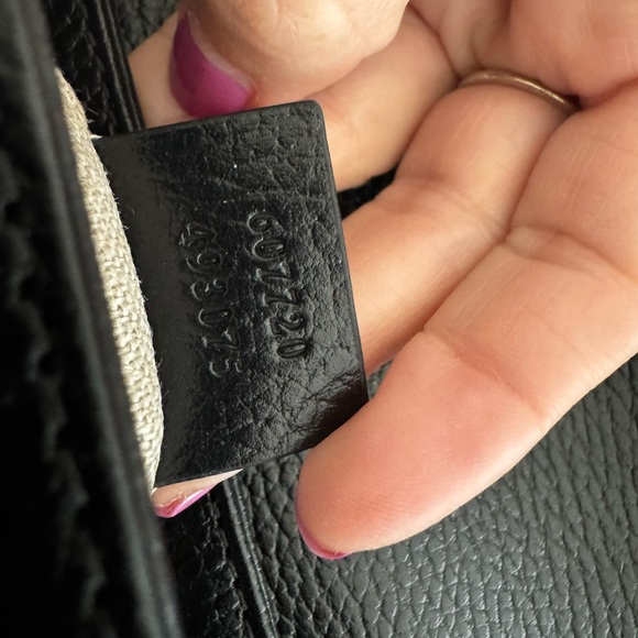 Gucci Black Leather Shoulder Bag - Picture 8 of 9